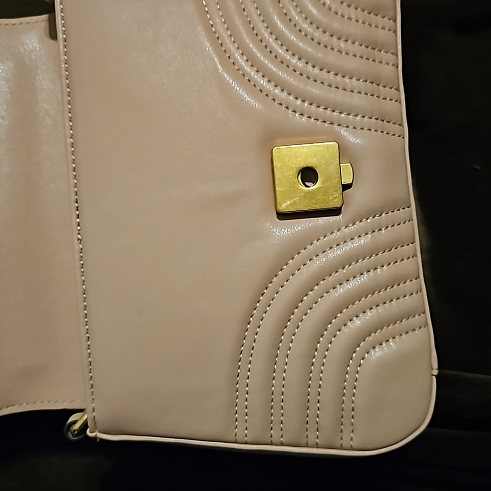 Gucci Handbag - Picture 3 of 8
